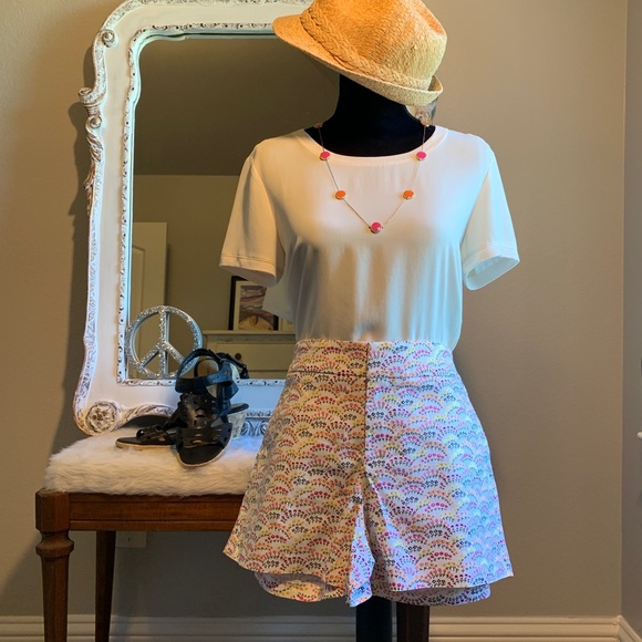 Maison Jules Ivory with Flowers Pattern Shorts Size 12 - Picture 1 of 5